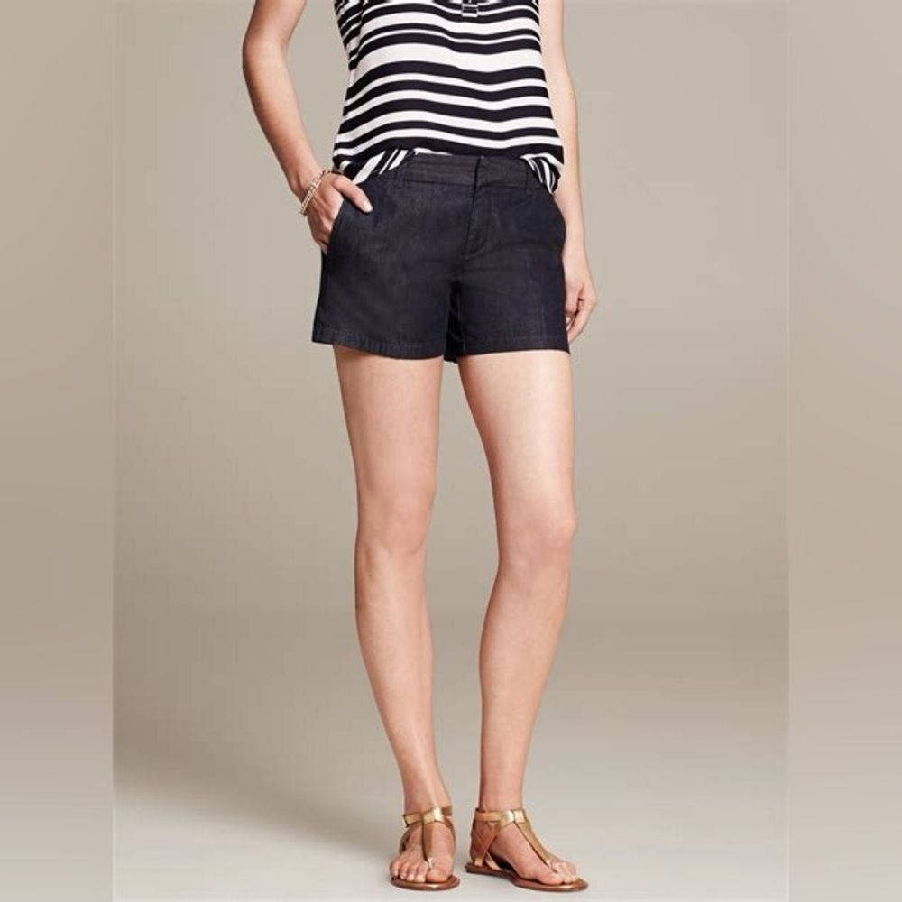 Banana Republic Blue Hampton-Fit Chambray Shorts Women Size 4